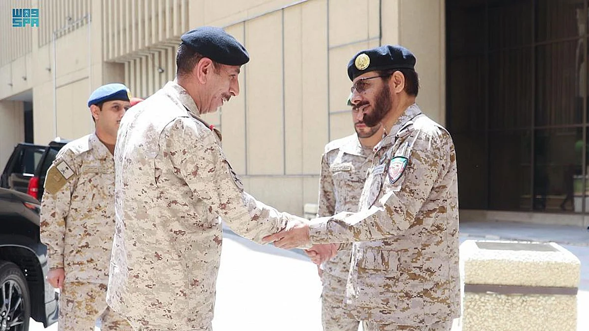 الفريق الأول الركن مطلق الأزيمع يستقبل الفريق الركن نايف بن عبدالعزيز