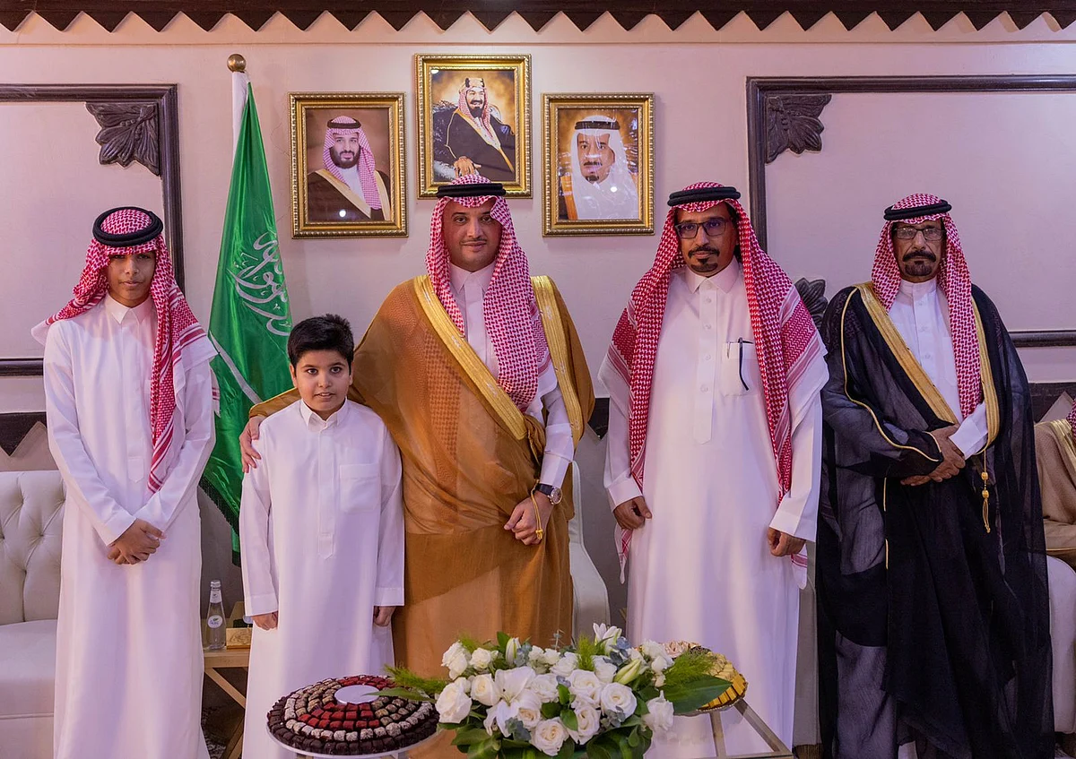 سعود بن طلال يلتقي أهالي مركز الدهو