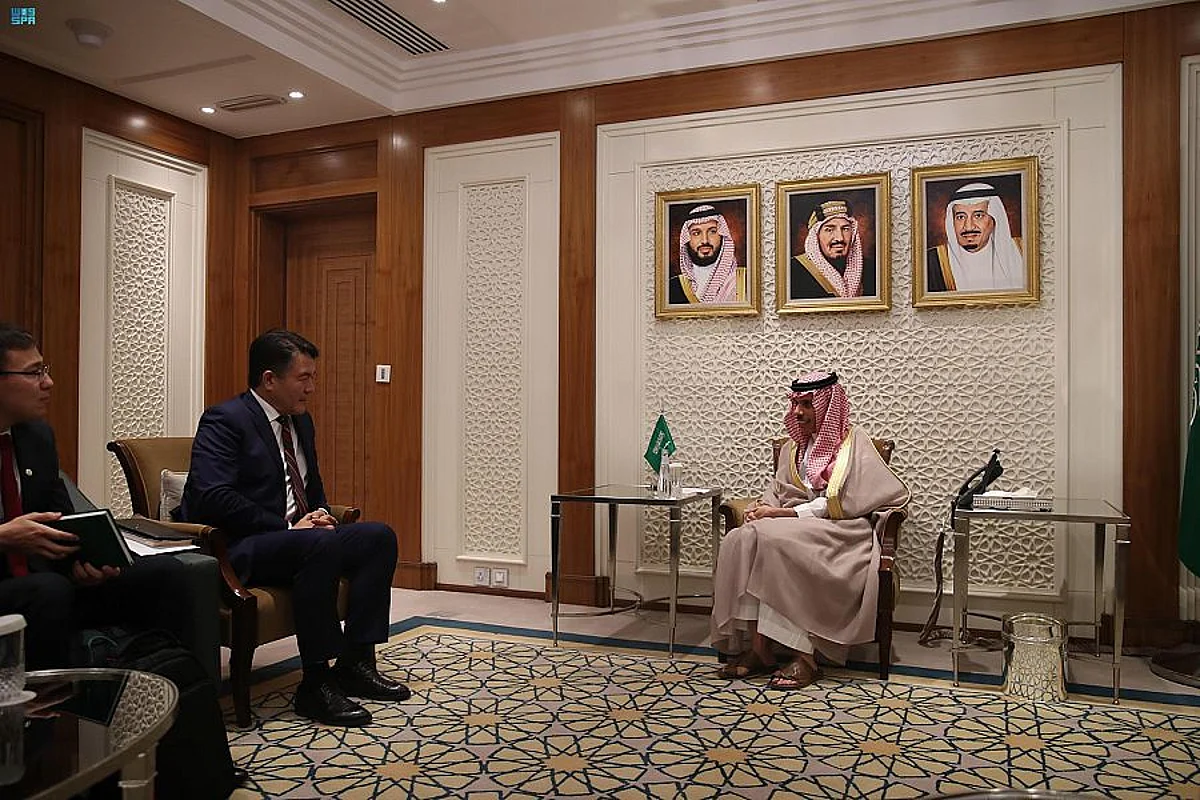 وزير الخارجية يستقبل المدير العام للمنظمة الإسلامية للأمن الغذائي