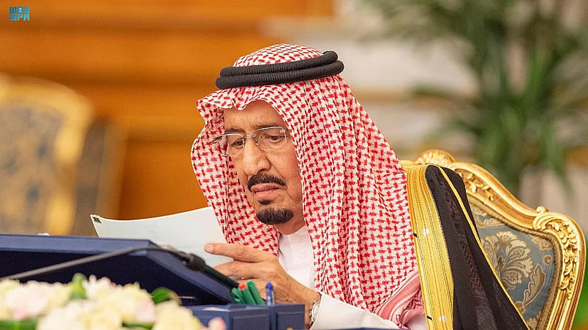 خادم الحرمين الشريفين الملك سلمان بن عبد العزيز آل سعود - حفظه الله -