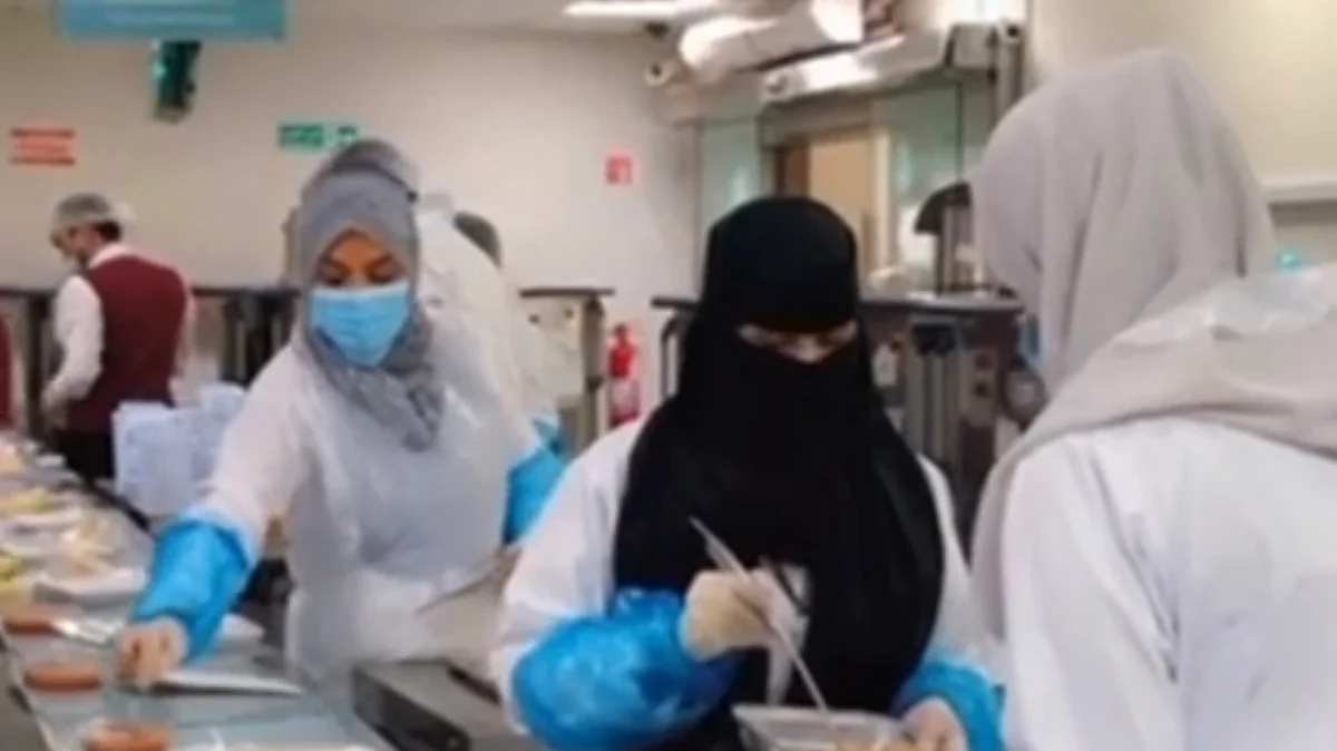 لمعنَ وتوهجنَ .. طاهيات سعوديات يتميزن بخدمة المرضى وطاقم عمل "تخصصي الطائف"