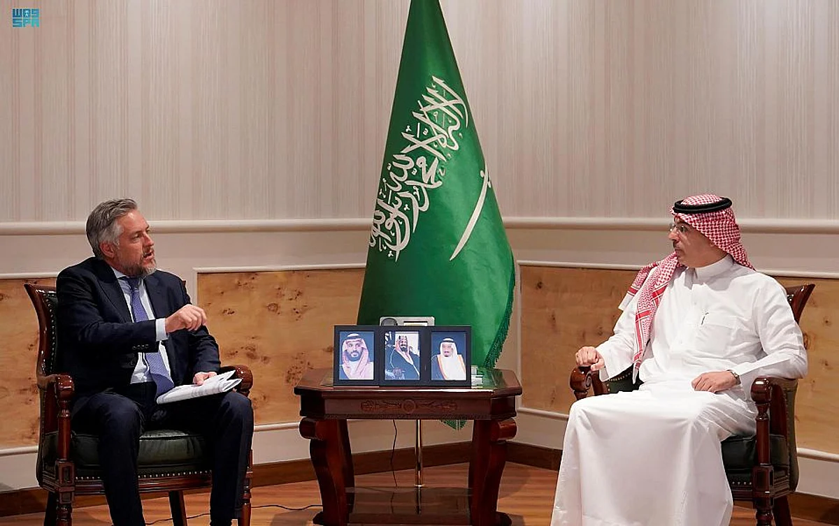 "العواد" يبحث مع سفير الاتحاد الأوروبي لدى المملكة عددًا من الموضوعات ذات الاهتمام المشترك