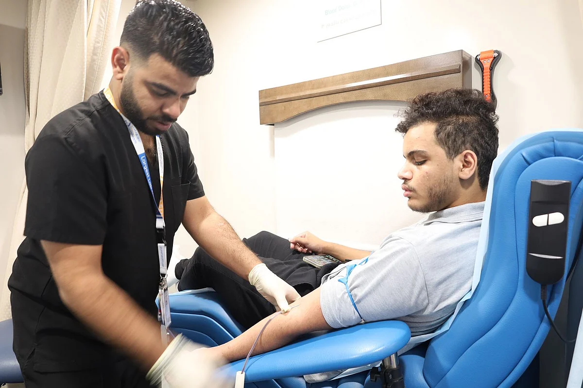 بمناسبة اليوم الوطني 92.. كلية الاتصالات والإلكترونيات بجدة تطلق حملة التبرع بالدم