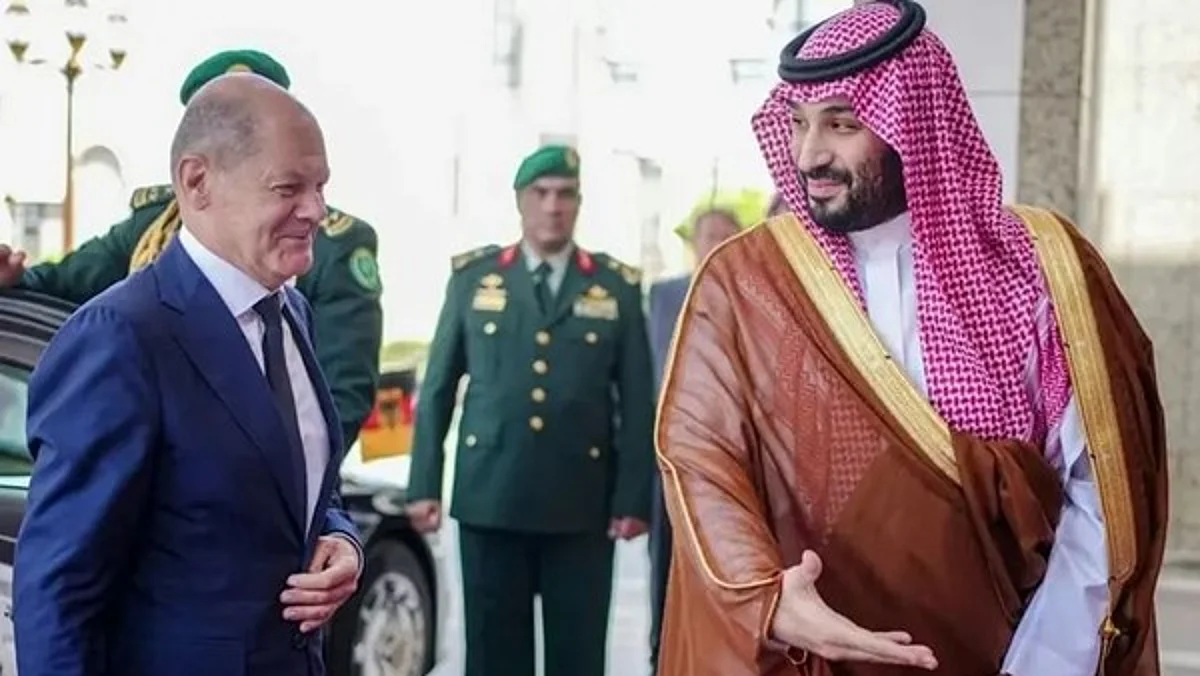 ولي العهد الأمير محمد بن سلمان مستقبلاً المستشار الألماني أولاف شولتس