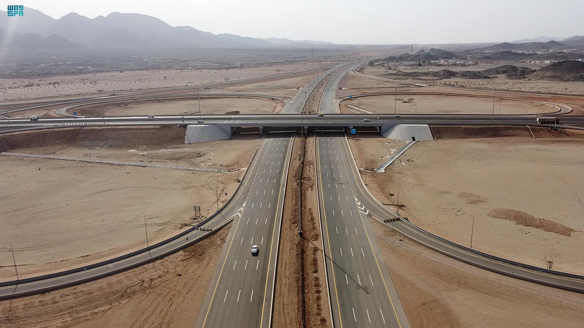 الطريق المباشر الرابط بين جدة ومكة المكرّمة
