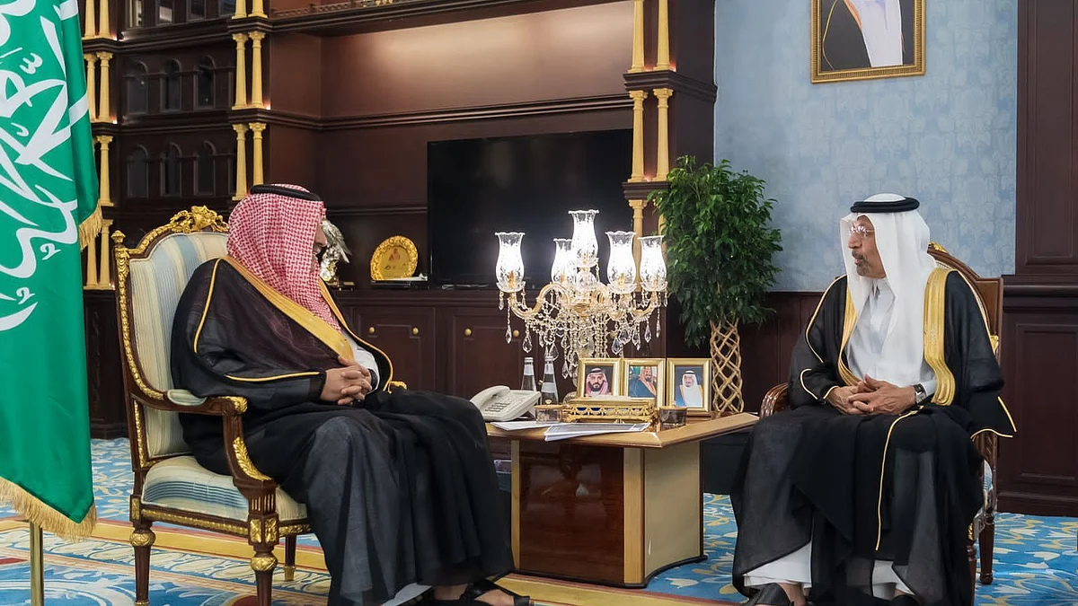 الأمير حسام بن سعود يستقبل خالد الفالح