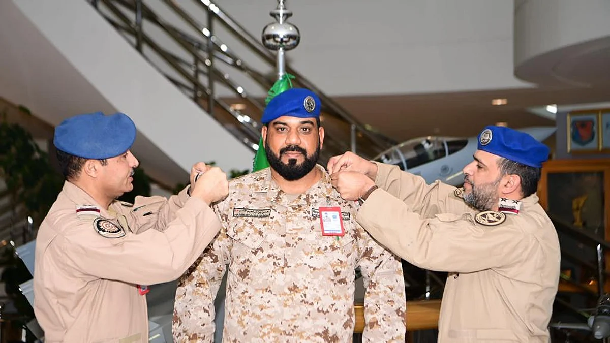 "حسن العشوي" إلى رتبة "عميد" بالقوات الجوية