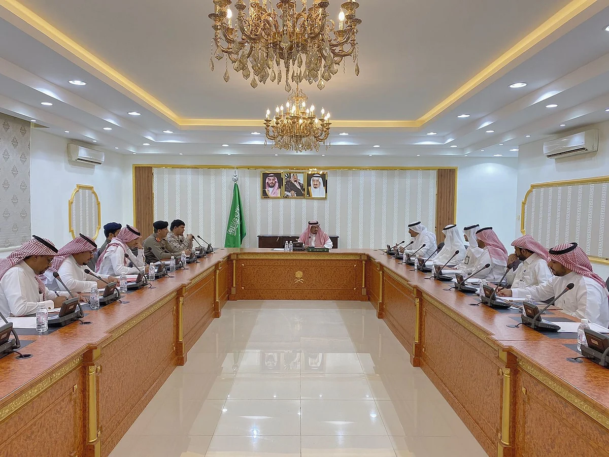 محافظ شرورة يقف على استعدادات تنظيم "اليوم الوطني" الثاني والتسعين