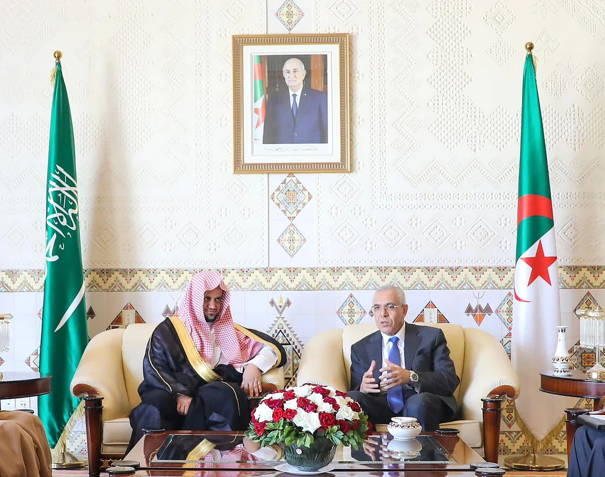 وزير العدل الجزائري يستقبل النائب العام "سعود المعجب"