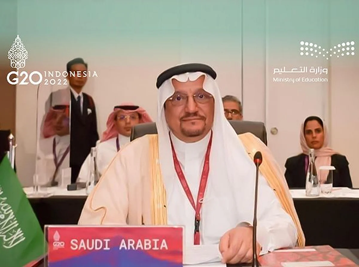 "آل الشيخ": رؤية 2030 تستهدفُ إعدادَ أجيال تتمتع بمهارات عالية قادرة على المنافسة عالمياً