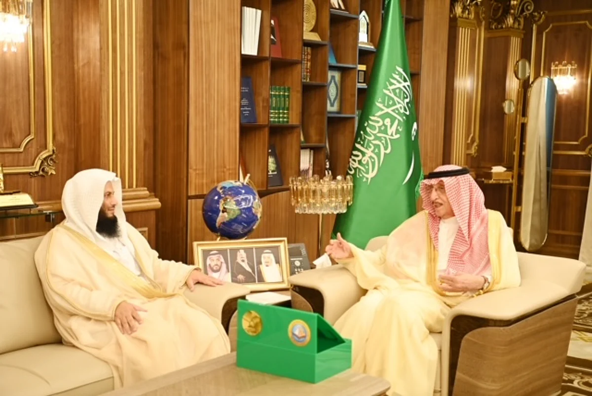 أمير جازان يُدشن الحملة التوعوية "عليكم بسنتي"