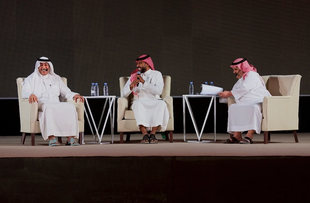 مزاد الإبل بتربة حائل يشهد أولى الأمسيات الشعرية والإنشادية لمحمية الإمام تركي بن عبدالله الملكية