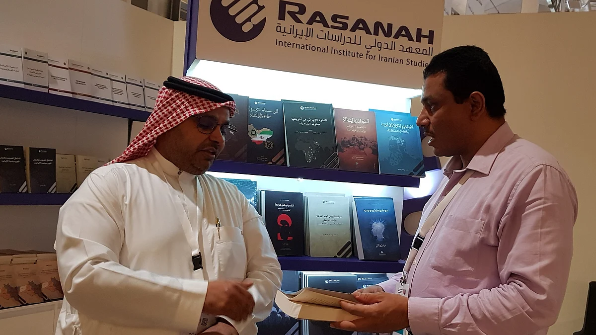مدير وحدة الرصد والترجمة في المعهد الدولي للدراسات الإيرانية عبدالعزيز المزيني متحدثاً للمحرر