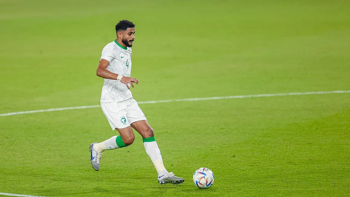 عبدالإله العمري لاعب المنتخب السعودي
