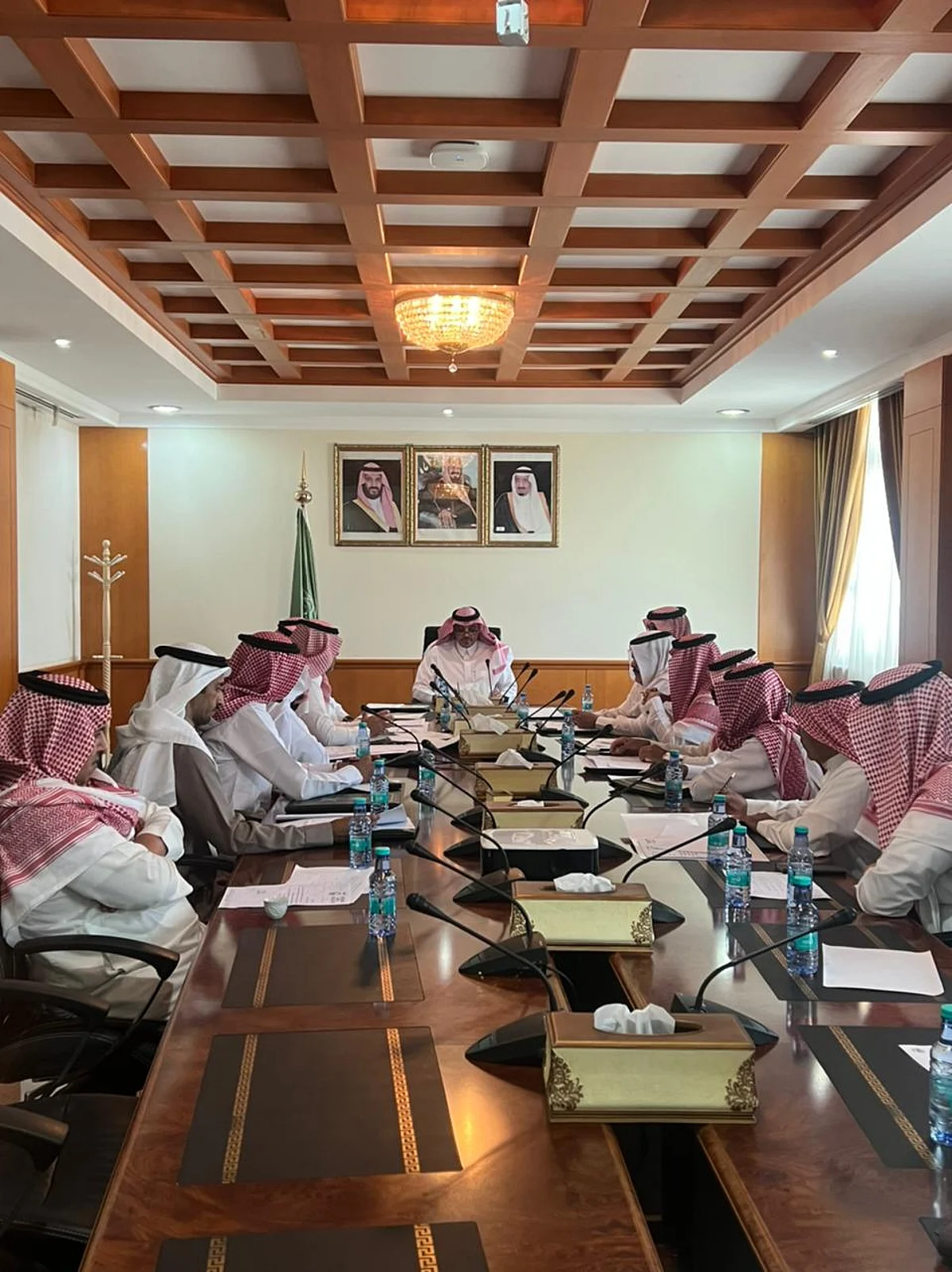 محافظ ينبع يناقش وضع الآبار المهجورة وتفعيل دور مراقبة الأراضي ومنع التعدي عليها