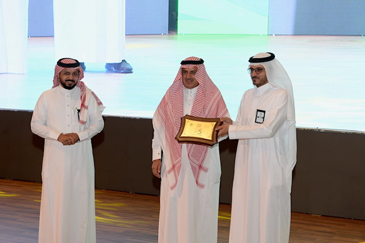 "السلمي" يرعى احتفال جامعة الملك خالد باليوم العالمي للمعلم