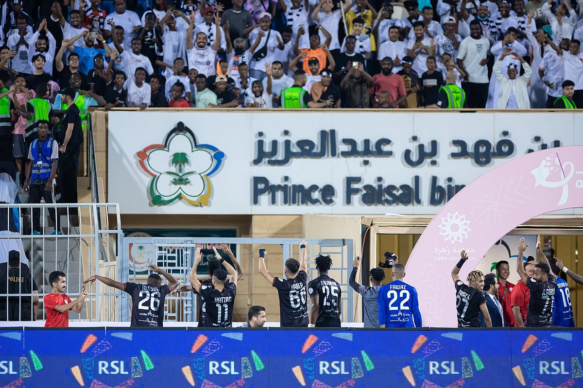 الهلال جاء سابعاً والنصر عاشراً.. "الشباب" يتصدر اللعب النظيف بدوري روشن