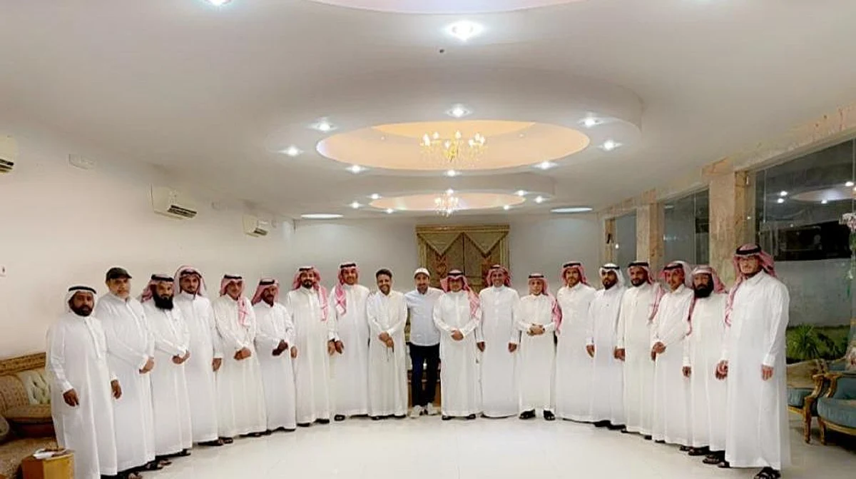 "تقنية الطائف" تحتفي بالمدرب "الزهراني" بعد نقله لكلية الفندقة والسياحة