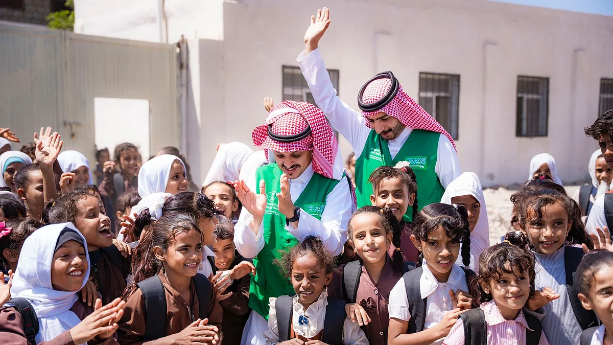 "إعمار اليمن" يضع حجر أساس مشروع مدرسة الفقيد محمد نجيب للتعليم النموذجية باليمن