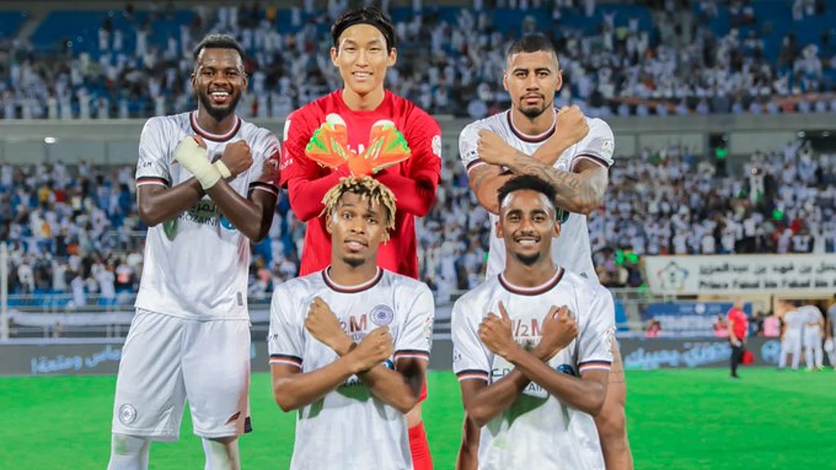 لاعبو نادي الشباب
