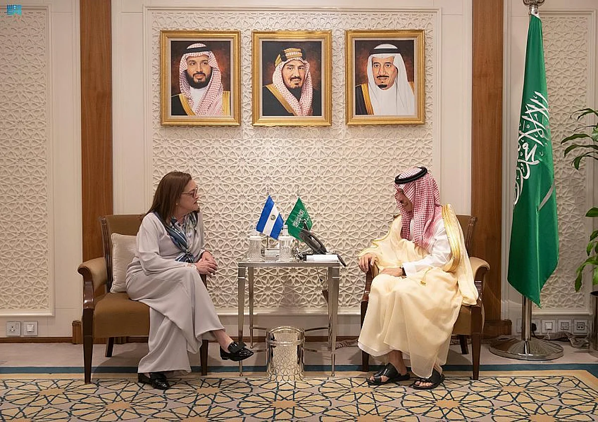 "فيصل بن فرحان" يبحث مع وزيرة خارجية السلفادور فرص تعزيز التعاون