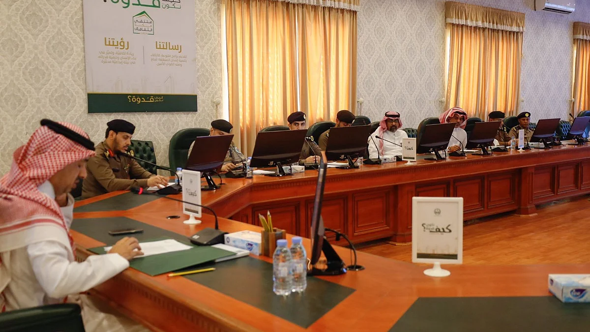 محافظ الليث عمران الزهراني يرأس اجتماع لجنة الدفاع المدني بالمحافظة