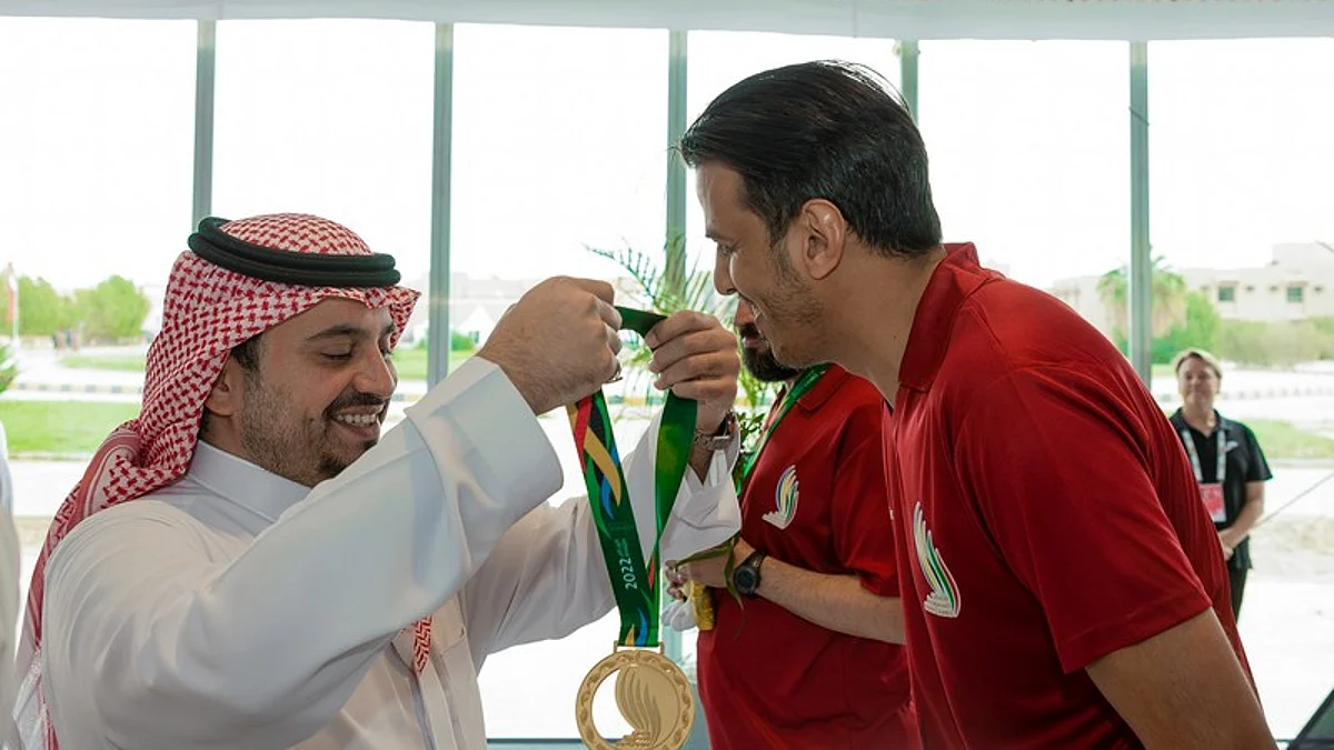 الأمير فهد بن جلوي يتوج الفائزين