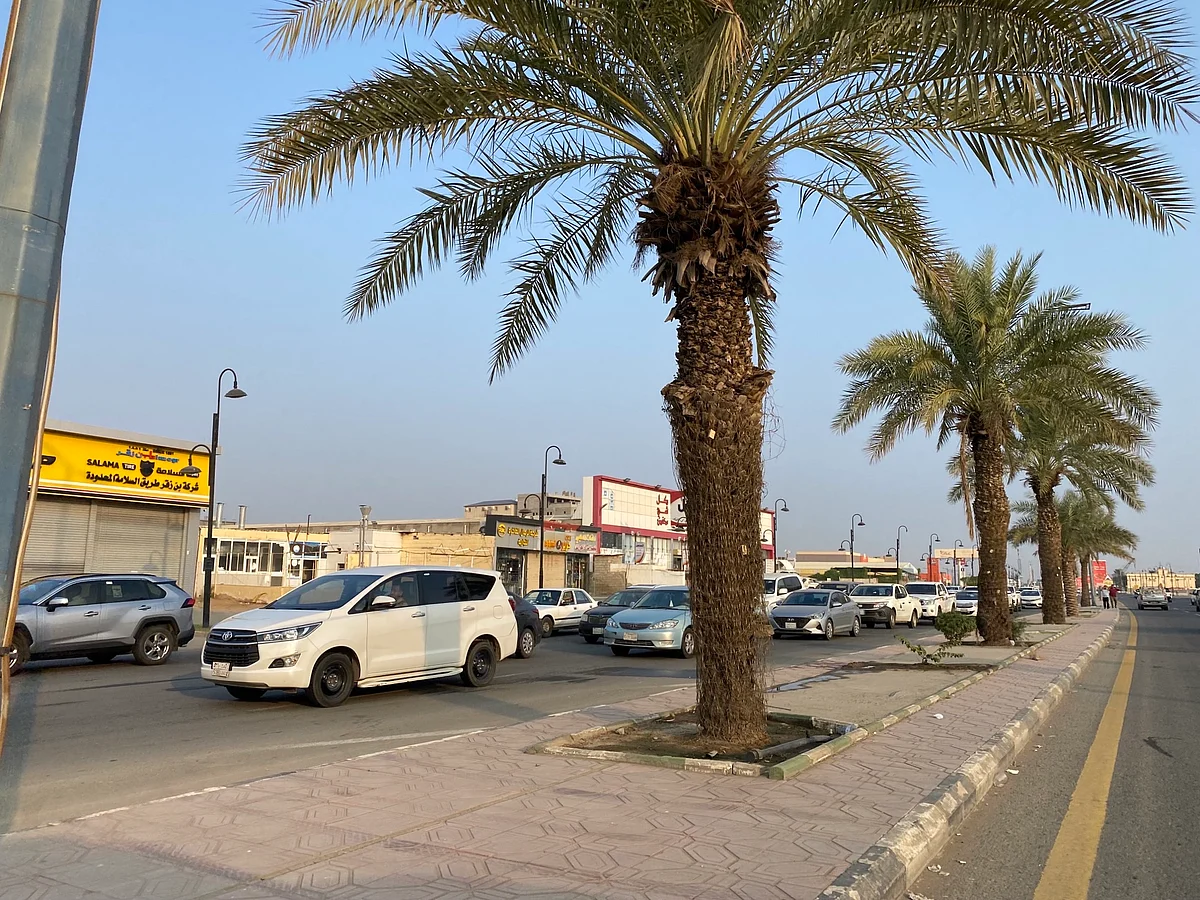 لماذا ترتبك حركة المرور بصبيا وقت الذروة؟ هنا 3 مواقع كاشفة واقتراح