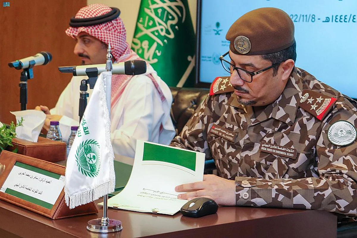 "الأمن البيئي" يوقّع مذكرة تفاهم مع نادي الإبل