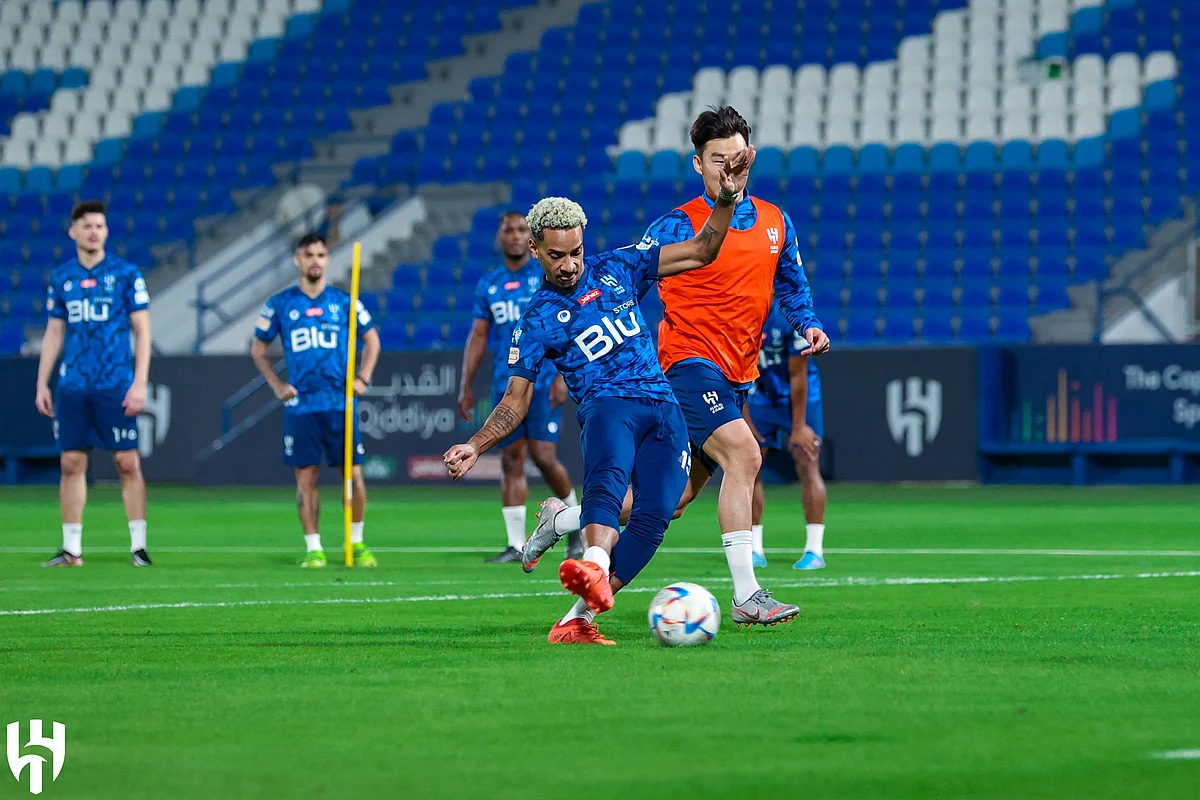 "الهلال" يواصل تطبيق برنامج اليوم الكامل في تحضيراته