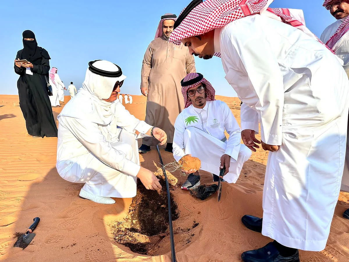 بالصور .."مكافحة التصحر" يدشن حملة تشجير "متنزه شقراء البري" بأكثر من ١٥٠ ألف شجرة