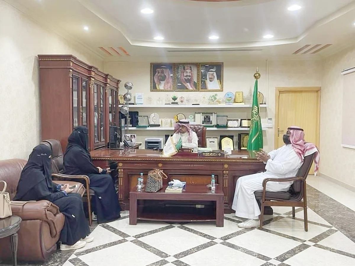 مكتب البيئة وكلية التقنية للبنات بالزلفي يبحثان سبل التعاون في التوعية البيئية