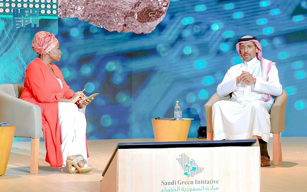 بندر الخريف خلال مشاركته في جلسة حوارية أقيمت ضمن منتدى مبادرة السعودية الخضراء