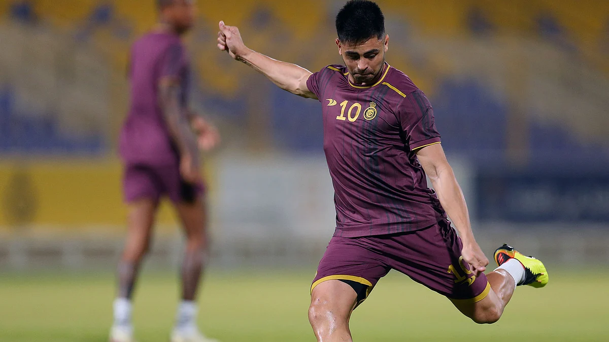 استمر 10 ساعات ضمن برنامجه الإعدادي .. النصر تمارين مكثفة خلال فترة توقف دوري روشن