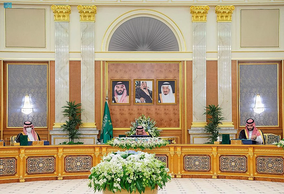 بقرار من مجلس الوزراء: وضع قاعدة عامة بكيفية معاملة الموظفين والعمال في القطاعات المستهدفة بالتحول والتخصيص