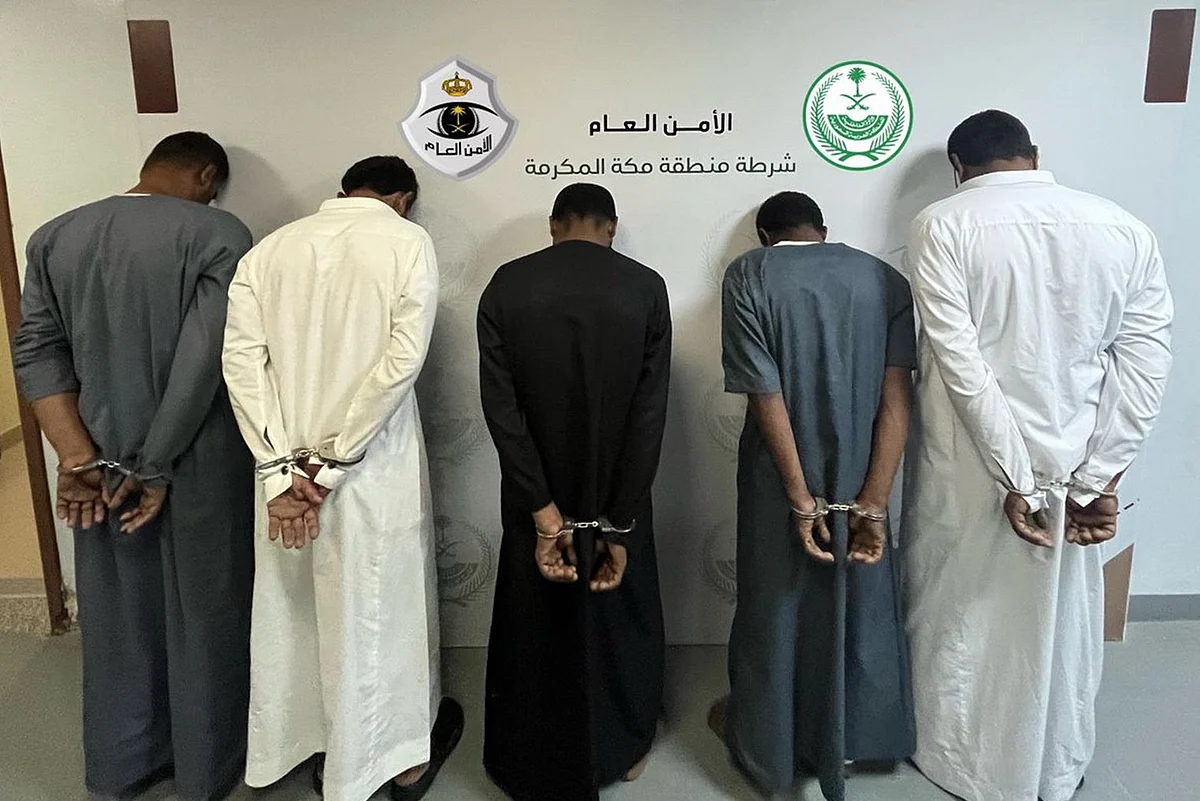 القبض على 4 مواطنين ومقيم من الجنسية اليمنية لارتكابهم حوادث جنائية
