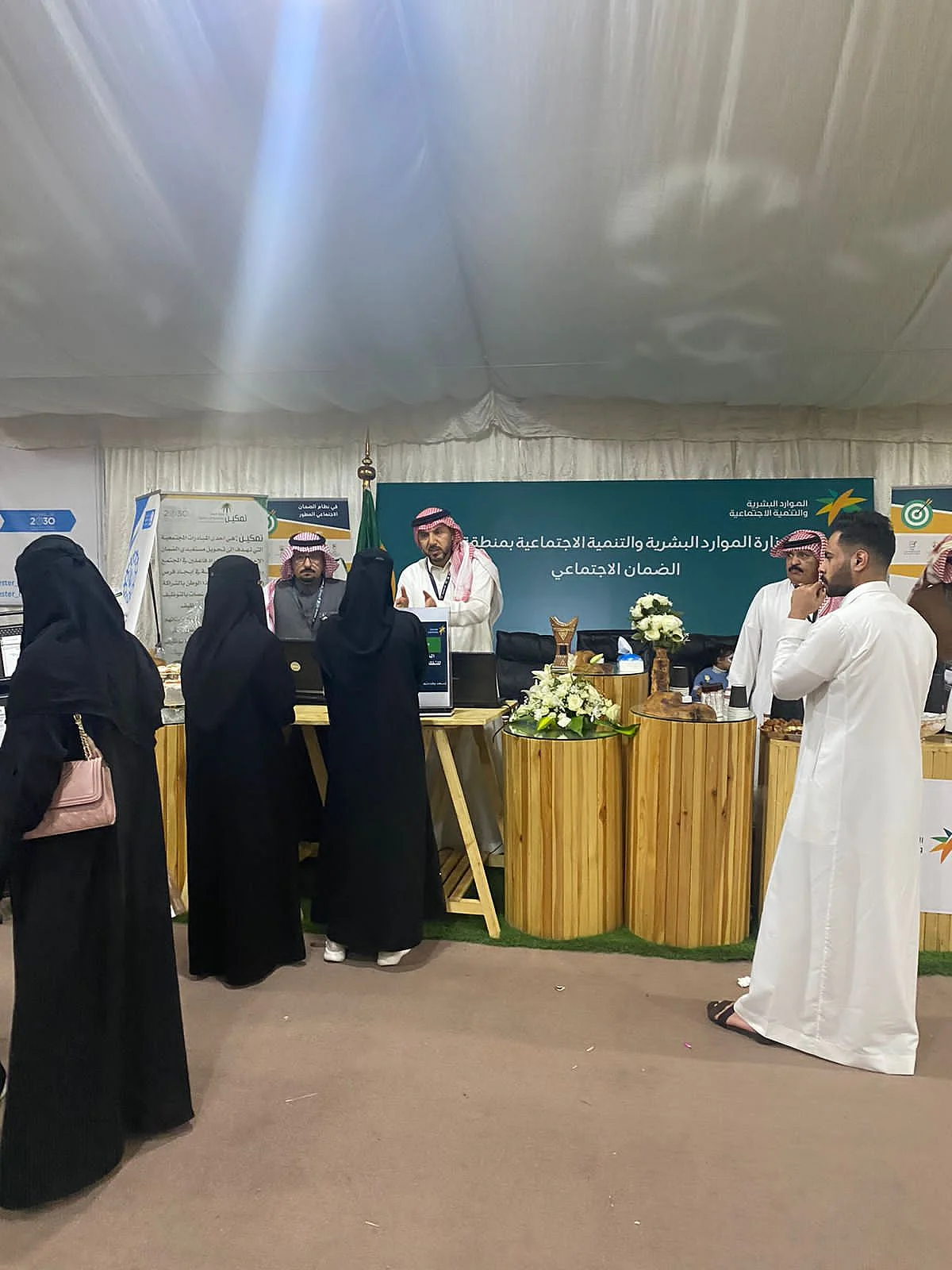 "ضمان حائل".. مشاركة فاعلة وخدمية لزوار الرالي الدولي