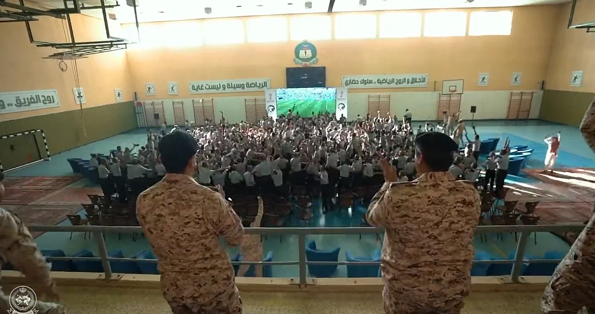 بالفيديو.. طلاب "خالد العسكرية" يحتفلون مع قادتهم بفوز الأخضر