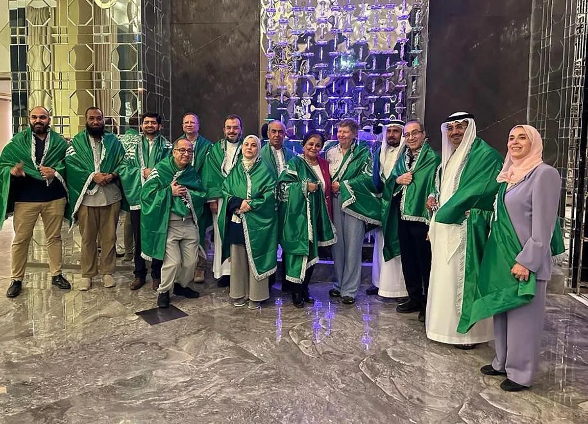 تتويج 96 طبيبًا وطبيبة في اختبار الزمالة البريطانية بمستشفى جامعة المؤسس