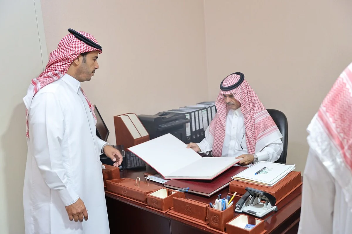 محافظ الزلفي يتفقد عددًا من المراكز ويُدشن حملة للتبرع بالدم