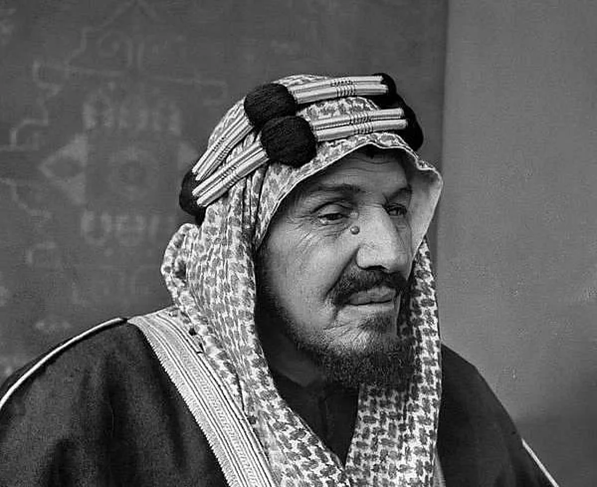 عناية الملك عبدالعزيز بالعمل الخيري.. أعمال متنوعة توثقها "الدارة"