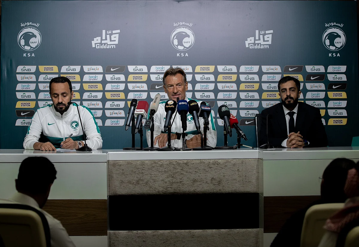 "رينارد": واجبنا كلاعبين وأجهزة فنية وإدارية أن نجعل الجميع فخورًا بالمنتخب
