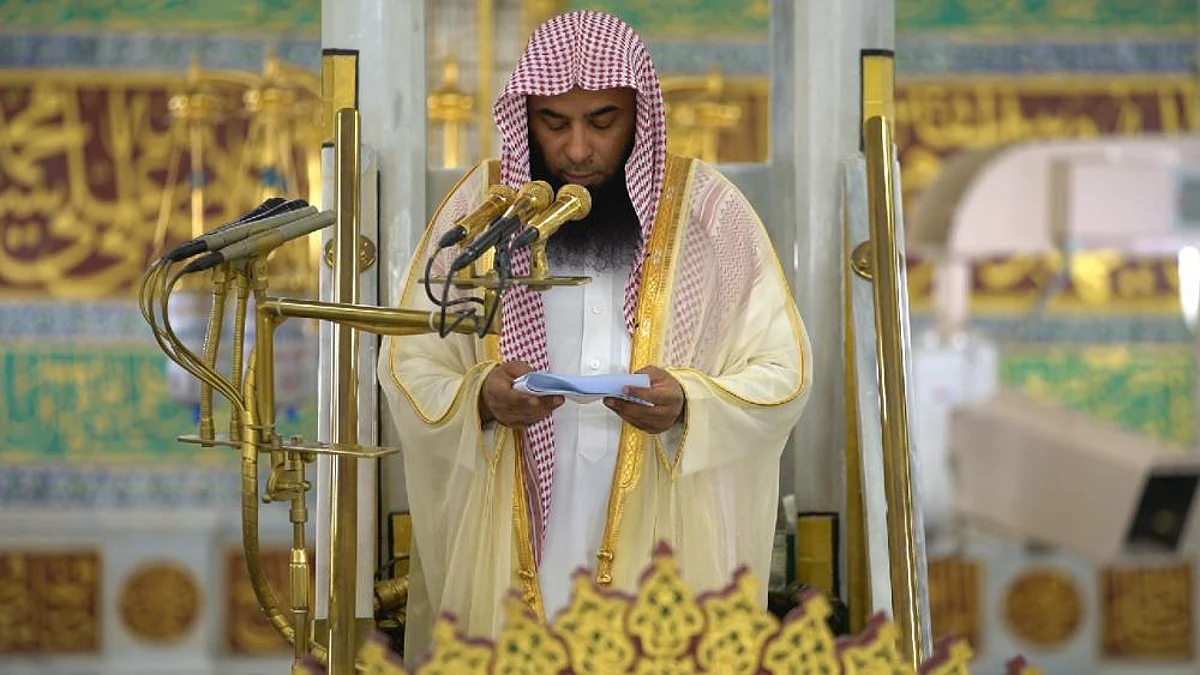 إمام وخطيب المسجد النبوي الشريف صلاح بن محمد البدير