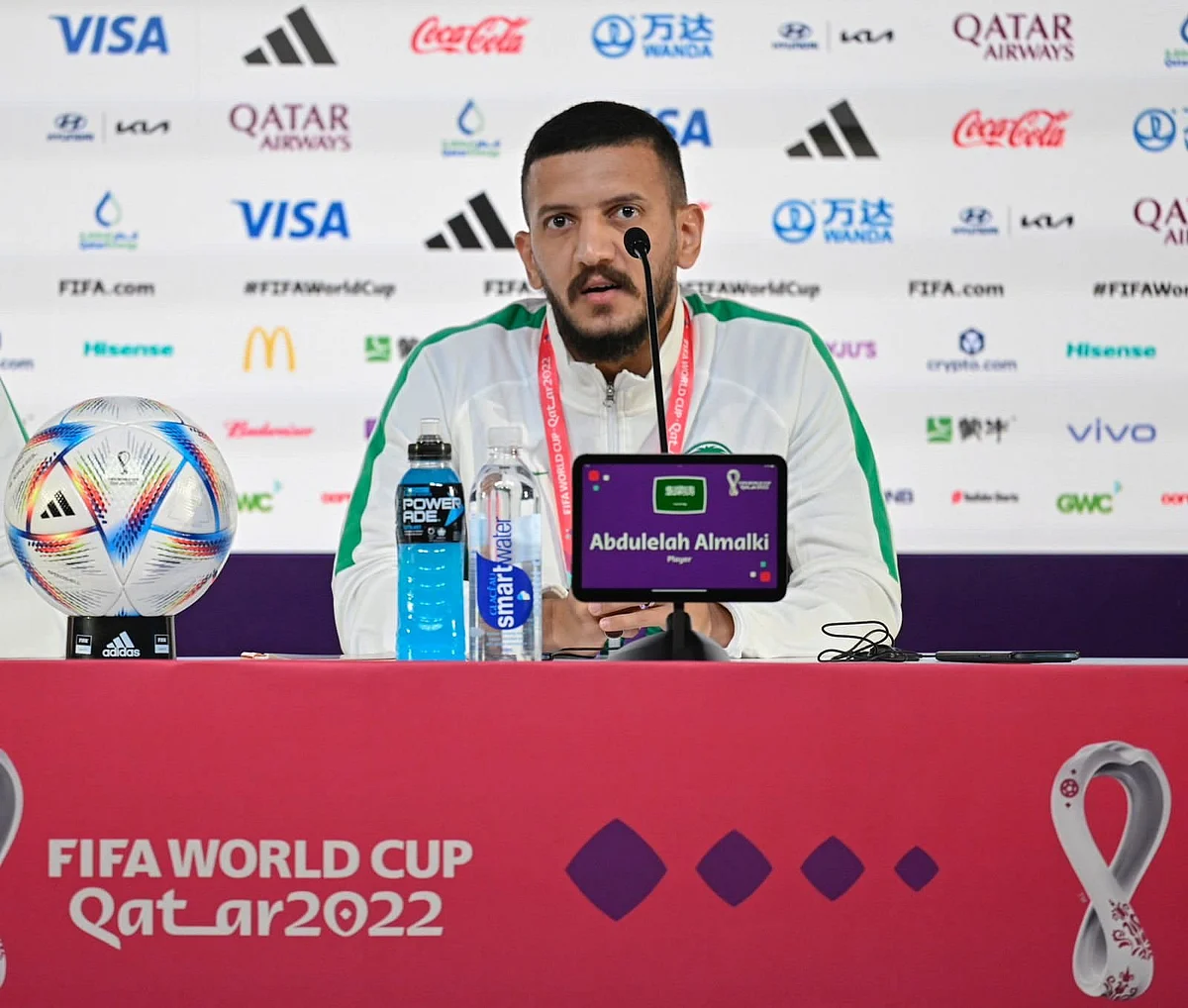 لاعب المنتخب السعودي الأول لكرة القدم عبد الإله المالكي