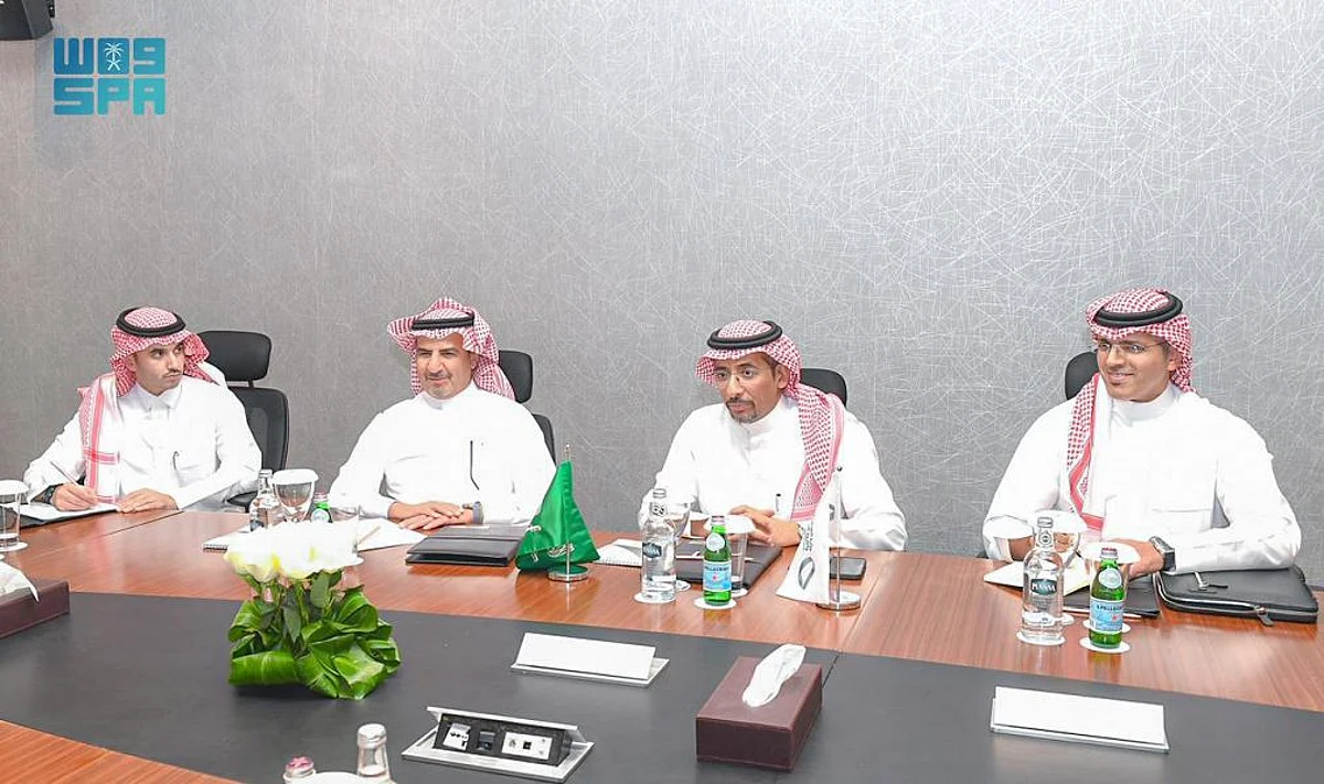 "الخريف" يلتقي وزيرة الانتقال الطاقي والتنمية المستدامة المغربية في شرم الشيخ