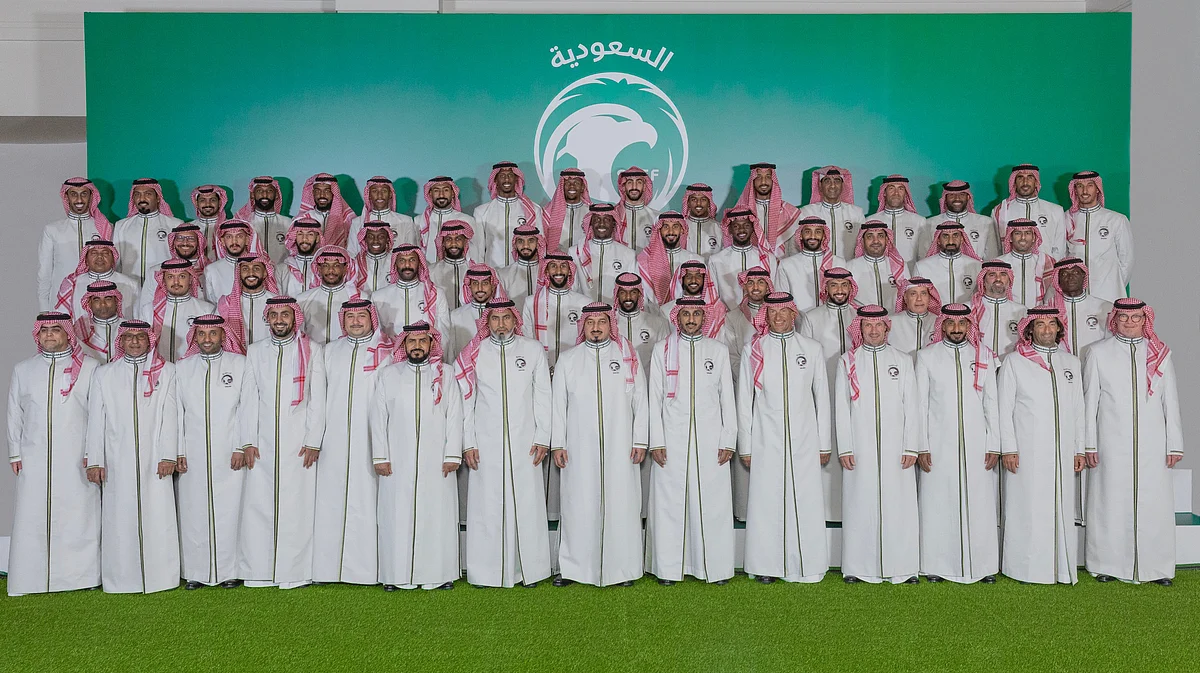 بـ "الزي الرسمي".. بعثة الأخضر إلى الدوحة لخوض منافسات كأس العالم قطر 2022