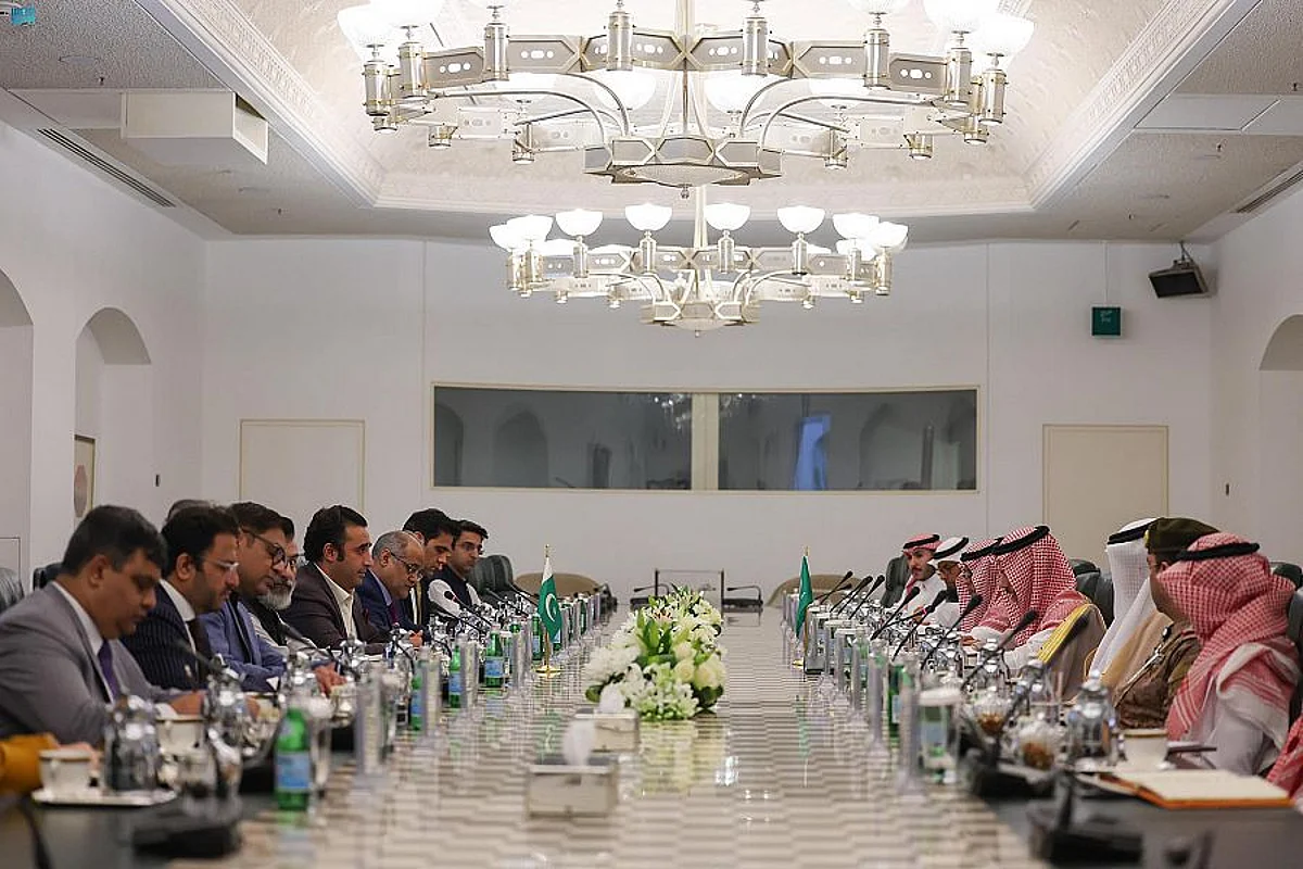 وزير الخارجية ونظيره الباكستاني يترأسان الاجتماع الأول للجنة الوزارية في محورها السياسي والأمني