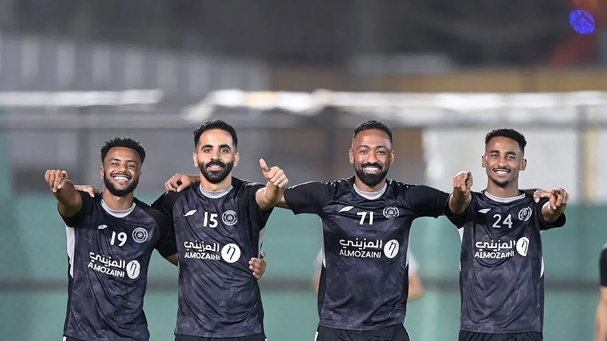 بقرار من المدرب.. الشباب ينتظم في تدريبات اليوم المتكامل