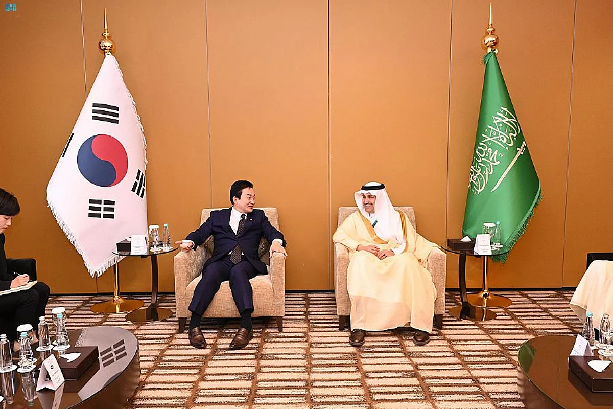 وزير النقل يلتقي نظيره الكوري لبحث تعزيز سبل التعاون وعقد شراكات استثمارية مشتركة