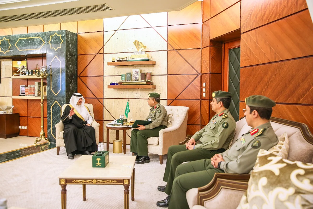 "أمير الشرقية" يشيد بجهود منفذ سلوى لتسهيل إجراءات عبور المشجعين إلى قطر